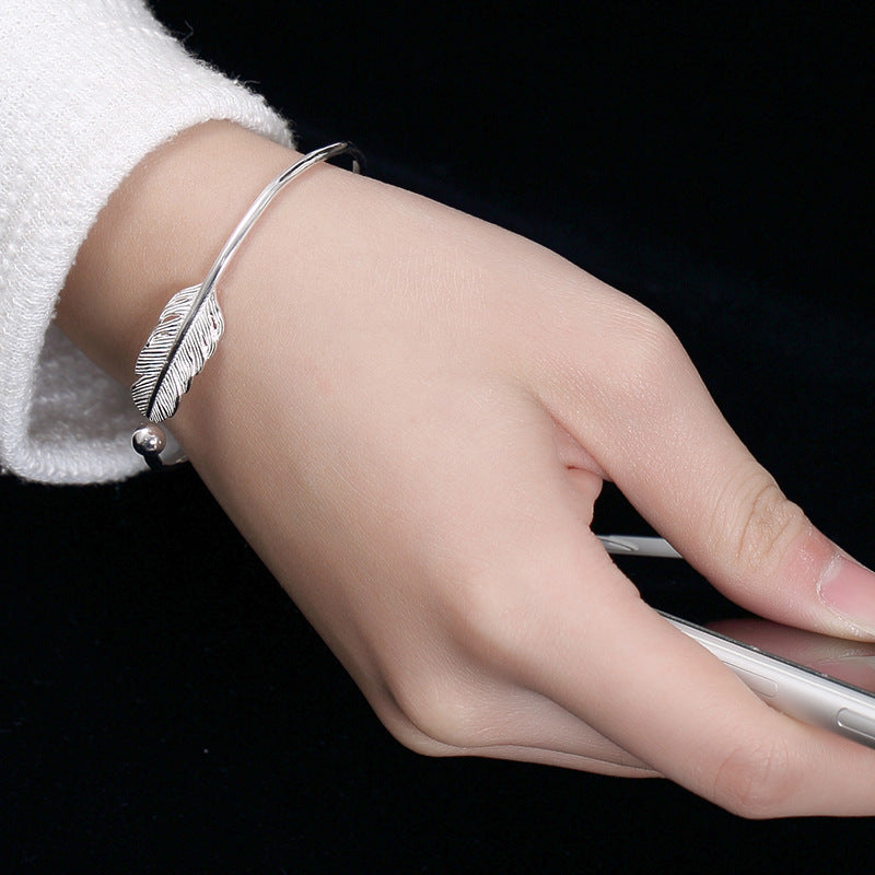 Vintage Feather-Style Adjustable Bracelet