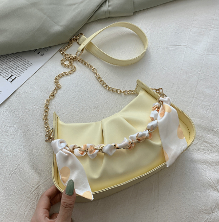 Western Chain-Detail Shoulder Bag