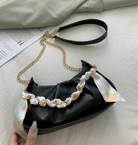 Western Chain-Detail Shoulder Bag
