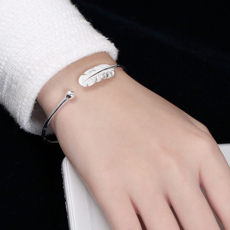 Vintage Feather-Style Adjustable Bracelet